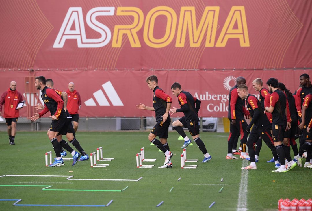 Roma, seduta con vista sul Lecce: in gruppo Dybala e Renato Sanches – FOTO GALLERY - immagine 32