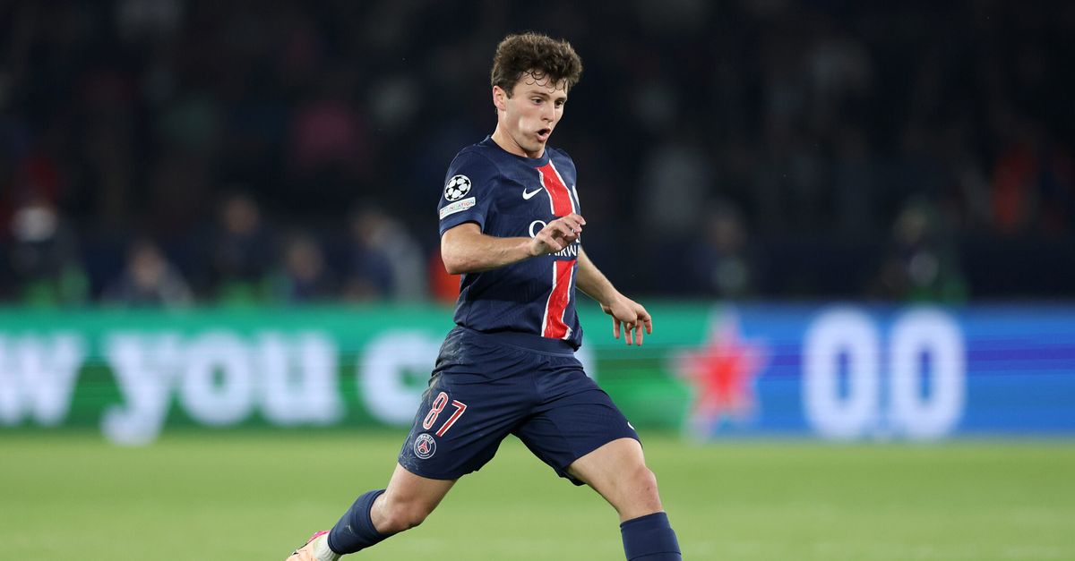 Neves, che serata al Psg: tripletta con doppia rovesciata al Tolosa