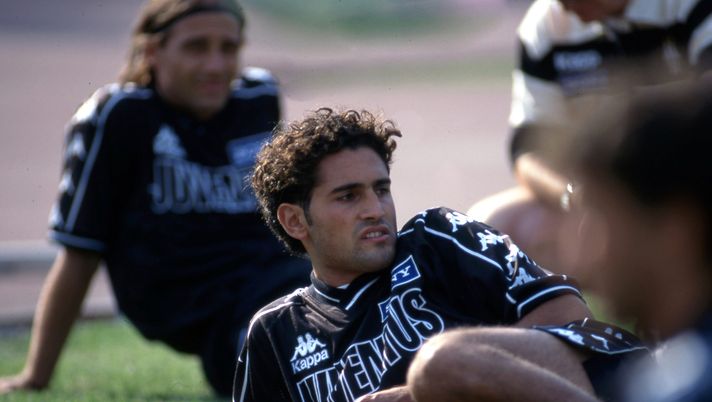 TURIN, ITALY : Juventus player Nicola Amoruso during a training session on 1996 in Turin, Italy. (Photo by Juventus FC - Archive/Juventus FC via Getty Images) Amoruso