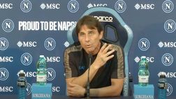 Conte stizzito, interrompe giornalista: “Era meglio non fare conferenza. Rispettate chi…”