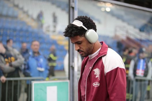 Coco of Torino FC during the Italian Serie A 2024/25 season, football match between Como 1907 and Torino FC on 13 April 2025 at Stadio Comunale Giuseppe Sinigaglia, Italy. Photo Nderim Kaceli