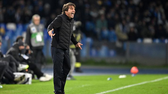 Antonio Conte, allenatore dell'SSC Napoli, durante la partita di Serie A tra l'SSC Napoli e l'Atalanta BC allo Stadio Diego Armando Maradona il 22 novembre 2025 a Napoli Napoli Conte