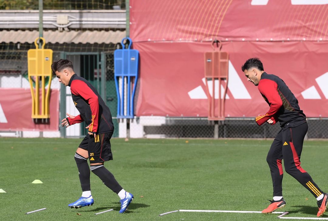 Roma, seduta con vista sul Lecce: in gruppo Dybala e Renato Sanches – FOTO GALLERY - immagine 39