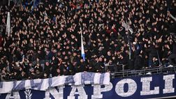 Napoli-Milan, striscione di solidarietà verso i tifosi lombardi del Diavolo: “Rivogliamo i nostri rivali!”