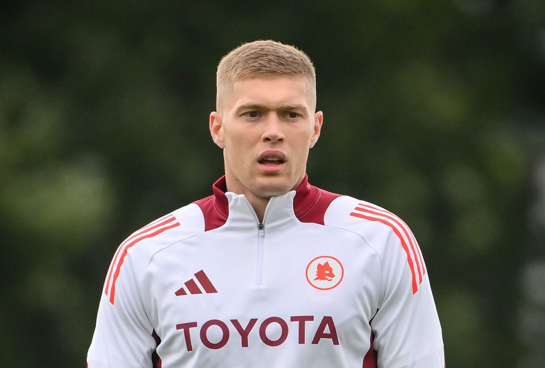 Roma, primo allenamento in Inghilterra per Dovbyk – FOTO GALLERY - immagine 14