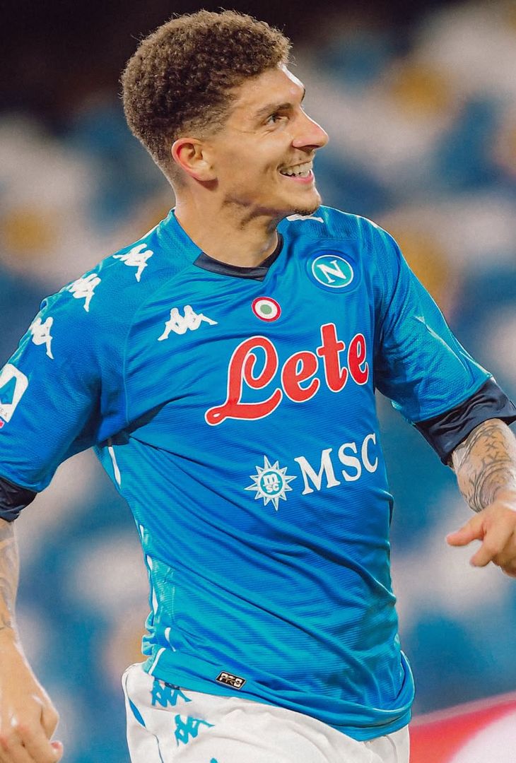 'Napoli-Udinese nel corso degli anni': su Instagram, l'account ufficiale degli azzurri ha pubblicato un carosello di foto con i momenti più importanti degli ultimi quindici match contro i friulani disputatisi al Maradona.
