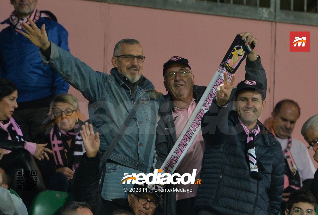 FOTOTIFO Palermo-Brescia 1-0, gli scatti ai tifosi al “Renzo Barbera” (GALLERY) - immagine 25