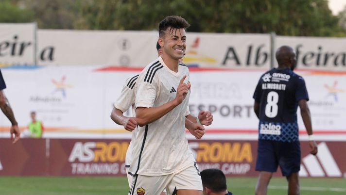 ALBUFEIRA, PORTUGAL - JULY 26: AS Roma player Stephan El Shaarawy celebrates during the pre-season friendly match between AS Roma and SC Braga at Estadio Municipal de Albufeira on July 26, 2023 in Albufeira, Portugal. (Photo by Luciano Rossi/AS Roma via Getty Images) Elsha-gol: è una Roma in marcia - immagine 1