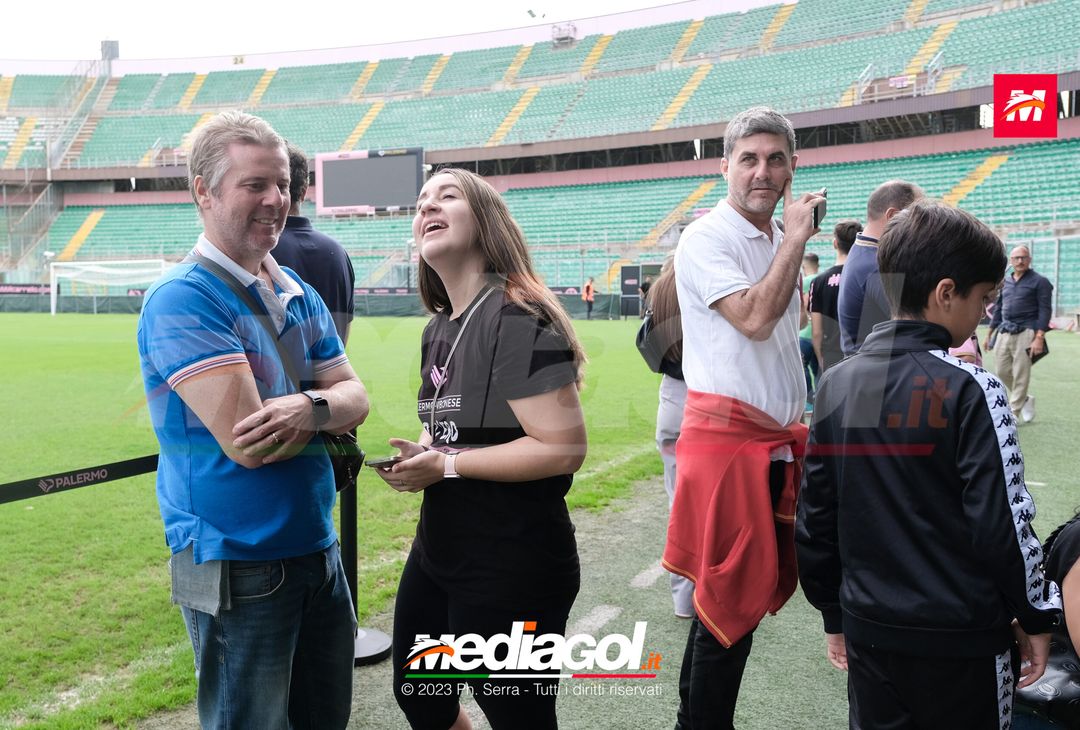 FOTO PALERMO, i tifosi rosanero in tour allo stadio ‘Renzo Barbera’ (GALLERY) - immagine 25