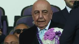 Bel gesto di Galliani: un fiore al posto che era di Barone in tribuna autorità
