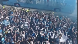 Il calore dei tifosi per la squadra sulle note de “I campioni dell’Italia siamo noi”
