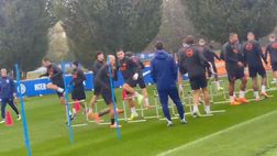 VIDEO FCIN1908 / Inter, vigilia di Champions: ad Appiano colloquio Lautaro-Chivu