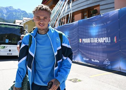 Noa Lang del Napoli gesticola durante un allenamento del Napoli il 18 luglio 2025 a Dimaro Conte da Dimaro: “Si riparte dallo scudetto sul petto”, e annuncia Beukema- immagine 2