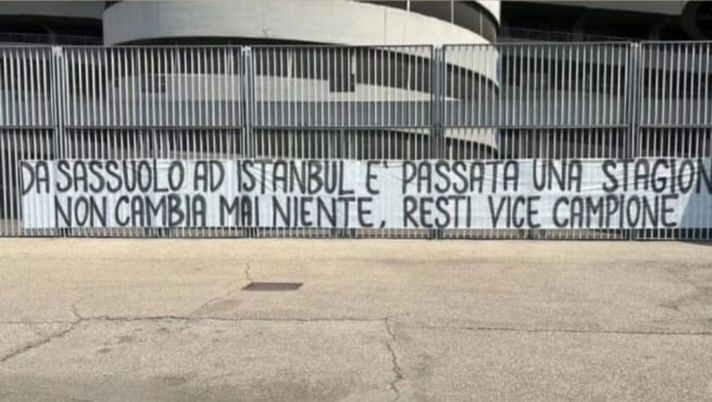 E il derby continua: “Sempre vice”, il saluto della Sud rossonera agli sconfitti di Istanbul E il derby continua: “Sempre vice”, il saluto della Sud rossonera agli sconfitti di Istanbul - immagine 1