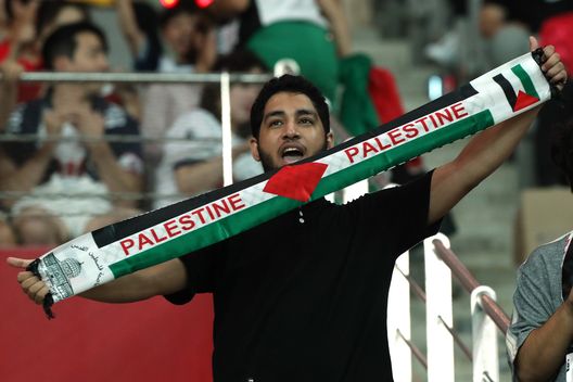 Un tifoso palestinese prima della partita del Gruppo B delle qualificazioni asiatiche per la Coppa del Mondo FIFA tra Corea del Sud e Palestina allo Stadio della Coppa del Mondo di Seoul, il 5 settembre 2024 a Seoul, Corea del Sud. (Foto di Han Myung-Gu/Getty Images) Palestina, sfuma il sogno del Mondiale: eliminata dall’Oman con un pareggio al 97esimo- immagine 2
