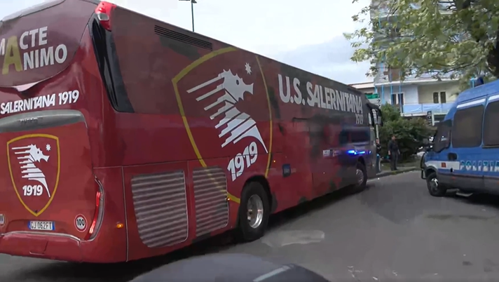 Allerta derby, il pullman della Salernitana scortato dalla Polizia fino all’albergo - immagine 1