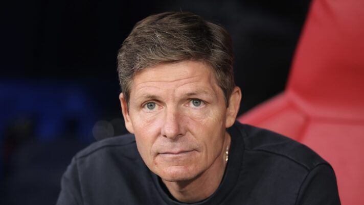 LEIPZIG, GERMANY - MAY 27: Oliver Glasner, Manager of Crystal Palace, looks on prior to the UEFA Conference League Final 2026 match between Crystal Palace FC and Rayo Vallecano de Madrid at Football Arena Leipzig on May 27, 2026 in Leipzig, Germany. (Photo by Alex Grimm/Getty Images) Romano – Ecco com’è andato l’incontro (di 6 ore) tra il Milan e Glasner: la situazione per la panchina - immagine 1