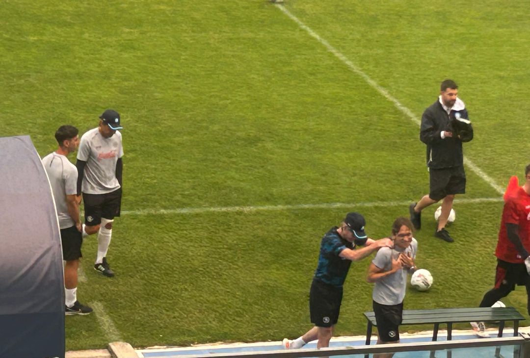 GALLERY Conte lascia il campo tra gli applausi dei tifosi presenti a Castel di Sangro - immagine 6