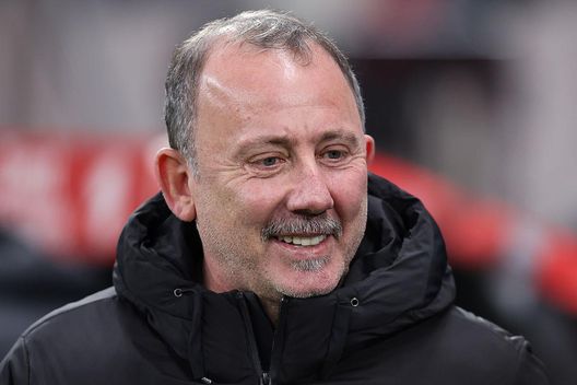 Asllani espulso all’esordio con il Besiktas, Yalcin: “Mai successo nelle sue 150 gare”- immagine 2