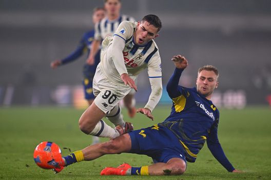 VERONA, ITALIA - DICEMBRE 06: Nikola Krstovic, calciatore dell'Atalanta, durante la gara con l'Hellas Verona (Foto di Alessandro Sabattini/Getty Images) Serie A, rimandati o bocciati? I 10 flop più clamorosi del 2025- immagine 7