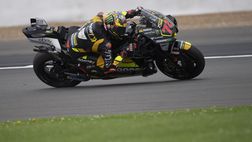 MotoGP, Bezzecchi l’uomo della pioggia: fa la pole a Silverstone