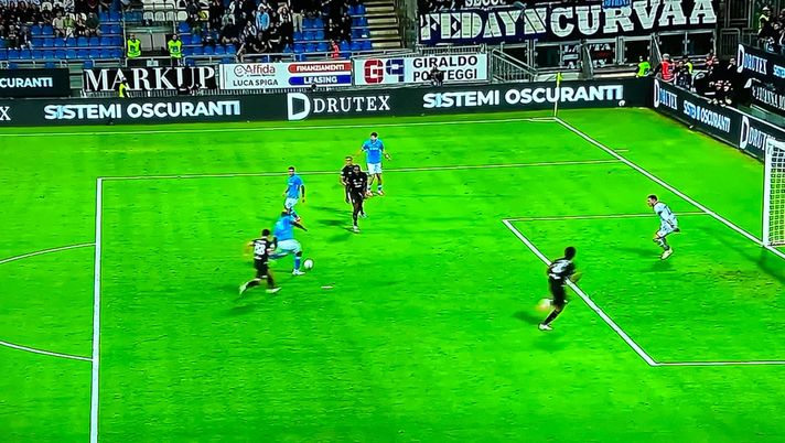 VIDEO Cagliari-Napoli 0-3, Kvara ricambia il favore e Lukaku la chiude! VIDEO Cagliari-Napoli 0-3, Kvara ricambia il favore e Lukaku la chiude! - immagine 1