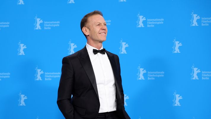 BERLIN, GERMANY - FEBRUARY 22: Rocco Siffredi poses at the 'Supersex' photocall during the 74th Berlinale International Film Festival Berlin at Grand Hyatt Hotel on February 22, 2024 in Berlin, Germany. (Photo by Andreas Rentz/Getty Images)  Rocco Siffredi: “Malena? Ha lasciato da due anni. Sta talmente male che…” - immagine 1