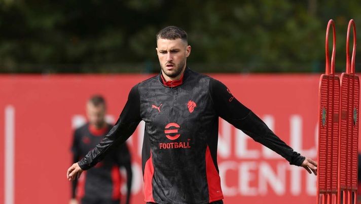 Ordine: 'Il Milan risolve i problemi. Il più urgente resta Gimenez. Camarda abbandonato ...'