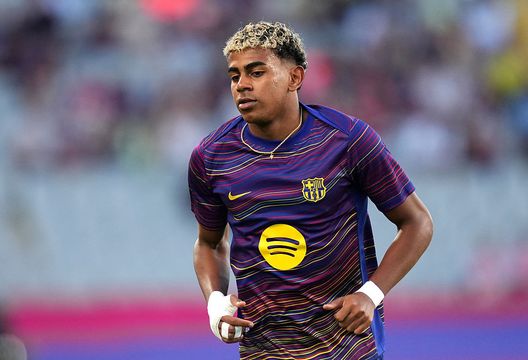 Barcelona, Spagna - 21 ottobre 2025: Lamine Yamal durante un allenamento col Barcellona. (Foto di Alex Caparros/Getty Images) Nani: “Yamal è fantastico ma è giusto che non abbia vinto il Pallone d’Oro”- immagine 2
