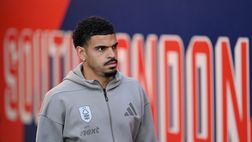 Il Tottenham paga la clausola per Gibbs-White, ma il Nottingham denuncia irregolarità e blocca tutto