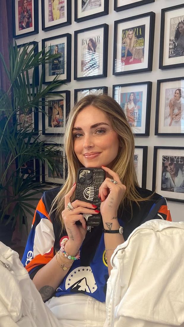 Ma Chiara Ferragni è diventata tifosa dell’Inter? Altra foto con una maglia molto particolare- immagine 3