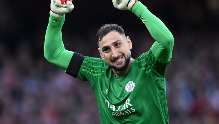 LONDON, ENGLAND - APRIL 29: Gianluigi Donnarumma of Paris Saint-Germain celebrates after teammate Ousmane Dembele scores his team's first goal during the UEFA Champions League 2024/25 Semi Final First Leg match between Arsenal FC and Paris Saint-Germain at Emirates Stadium on April 29, 2025 in London, England. (Photo by Justin Setterfield/Getty Images) (Photo by Justin Setterfield/Getty Images) Svolta nelle indagini sulla rapina in casa Donnarumma: tre giovanissimi arrestati in Francia- immagine 2