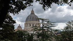 La scomparsa di Papa Francesco: si ferma il calcio, il cordoglio del Milan