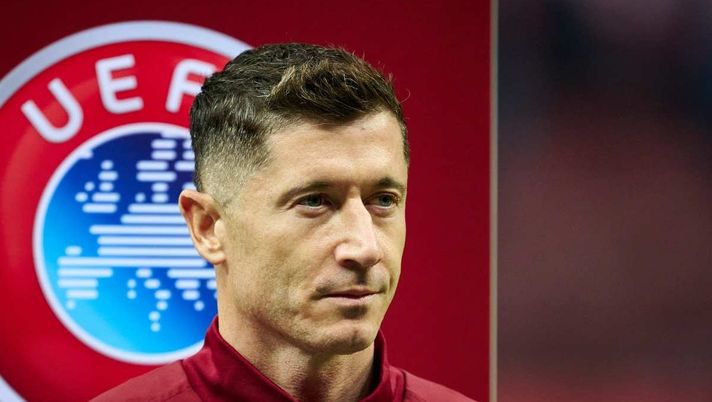 Calciomercato Milan, Romano: 'Lewandowski non andrà via a gennaio'