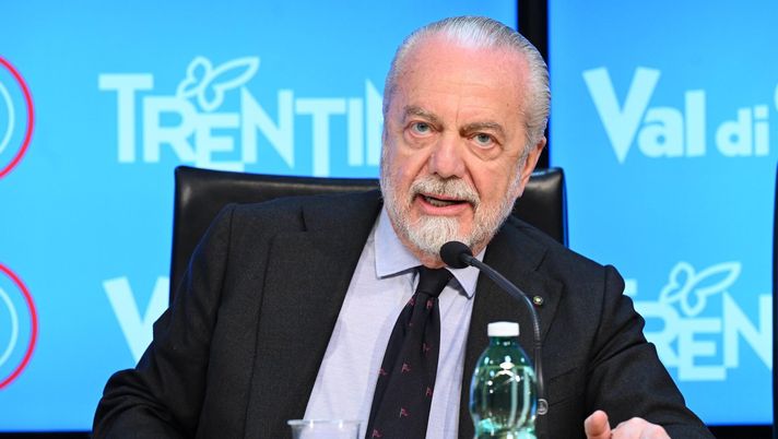 De Laurentiis, patron del Napoli, manda un messaggio a chi governa il pallone: bisogna trovare soluzioni per avvicinare i giovani al calcio. de laurentiis napoli