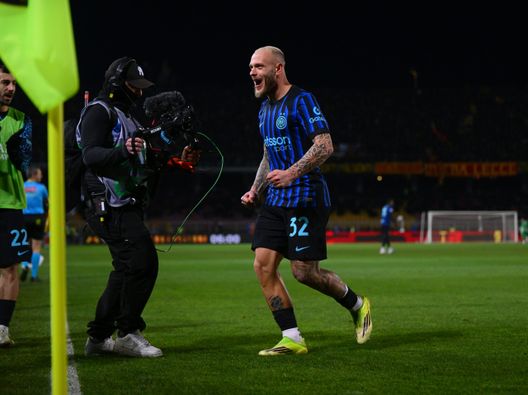 LECCE, ITALY - FEBRUARY 21: Federico Dimarco of FC Internazionale celebrates with team-mates after scoring the goal during the Serie A match between US Lecce and FC Internazionale at Stadio Via del Mare on February 21, 2026 in Lecce, Italy. (Photo by Mattia Pistoia - Inter/Inter via Getty Images) Inter, Hernanes svela: “Luis Henrique? Devo dirvi che mi ha zittito perché…”- immagine 2