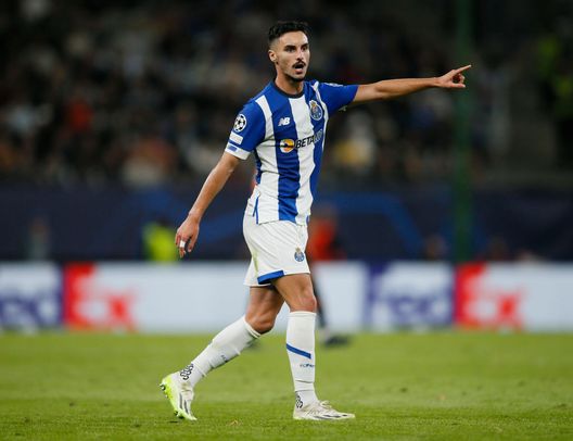 Amburgo, Germania - 19 settembre 2023: Stephen Eustaquio durante la partita di Champions League tra Shakhtar Donetsk e Porto. (Foto di Selim Sudheimer/Getty Images) Eustaquio tra Porto e Canada: ecco chi è il calciatore che disputa due competizioni- immagine 2
