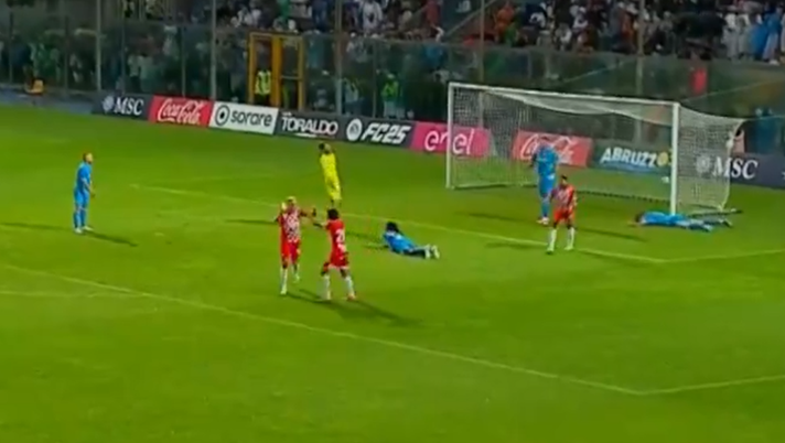 VIDEO Napoli-Girona 0-1, errore di Meret e Van de Beek non perdona - immagine 1