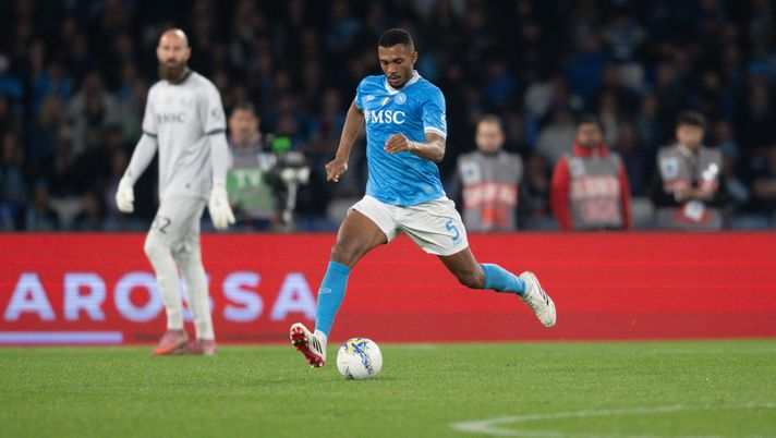 NAPLES, ITALY - APRIL 06: Juan Jesus in action during the Serie A match between SSC Napoli and AC Milan at Stadio Diego Armando Maradona on April 06, 2026 in Naples, Italy. (Photo by SSC Napoli via Getty Images) Juan Jesus: “Non è solo una vittoria, è identità! Darò tutto per questa maglia” - immagine 1