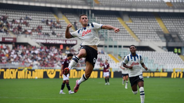 iTURIN, ITALY - SEPTEMBER 21: Nikola Krstovi of Atalanta BC celebrates scoring Atalanta BC first goal during the Serie A match between Torino FC and Atalanta BC at Stadio Olimpico di Torino on September 21, 2025 in Turin, Italy. (Photo by Chris Ricco/Getty Images) Torino-Atalanta 0-3, Krstovic: “Sono felice per i gol, Juric mi dà forza” - immagine 1