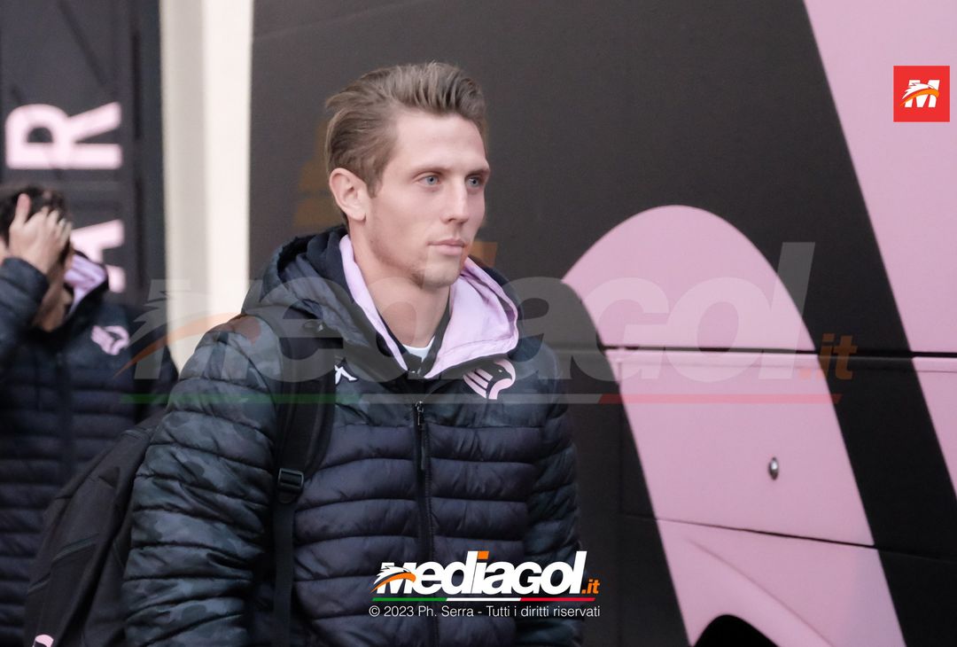 FOTO Pisa-Palermo, i rosanero in partenza dallo stadio “Renzo Barbera” (GALLERY) - immagine 11