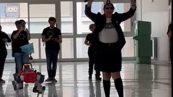 La festa infinita del prof. Siciliano e il suo robot: il look speciale all’Università