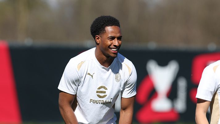 CAIRATE, ITALY - APRIL 01: Silvano Vos of Milan Futuro smiles during AC Milan training session at Milanello on April 01, 2025 in Cairate, Italy. (Photo by Claudio Villa/AC Milan via Getty Images)  Adli Vos