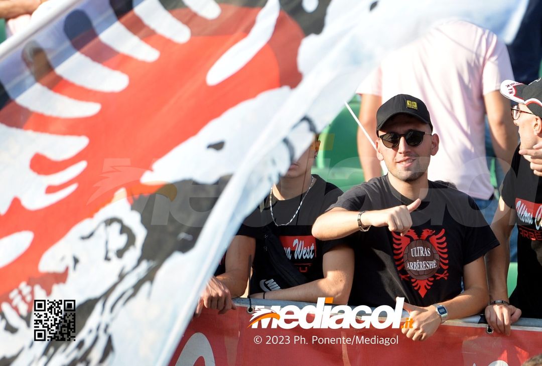 FOTOTIFO Palermo-Feralpisalò 3-0, gli scatti ai tifosi al “Renzo Barbera” (GALLERY) - immagine 53