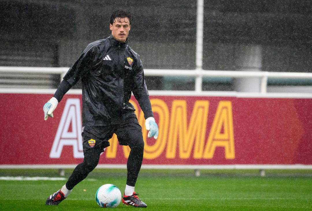 Roma, la seduta pomeridiana aperta ai tifosi al St. George’s Park – FOTO GALLERY - immagine 66