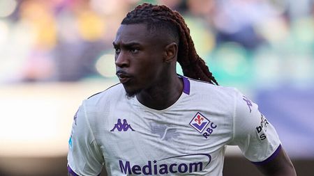 VERONA, ITALY - APRIL 04: Moise Kean of Fiorentina looks on during the Serie A match between Hellas Verona FC and ACF Fiorentina at Stadio Marcantonio Bentegodi on April 04, 2026 in Verona, Italy. (Photo by Emmanuele Ciancaglini/Getty Images) Kean