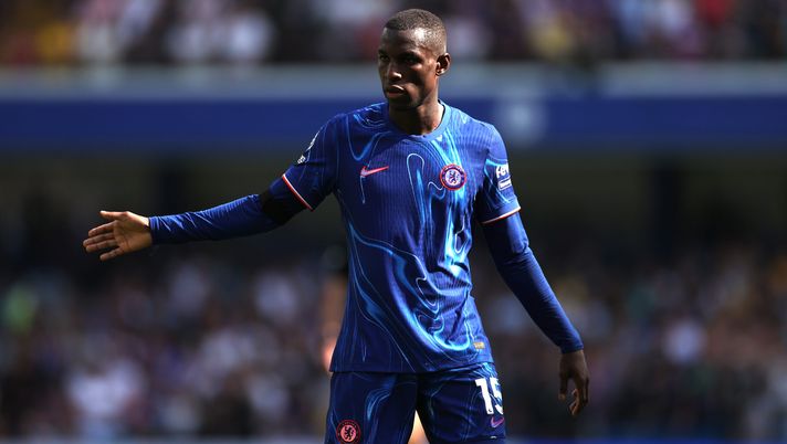 LONDON, ENGLAND - SEPTEMBER 01: Nicolas Jackson of Chelsea reacts during the Premier League match between Chelsea FC and Crystal Palace FC at Stamford Bridge on September 01, 2024 in London, England. (Photo by Ryan Pierse/Getty Images) Il Napoli su Jackson, il Chelsea non apre al prestito: la cifra richiesta – Rep - immagine 1