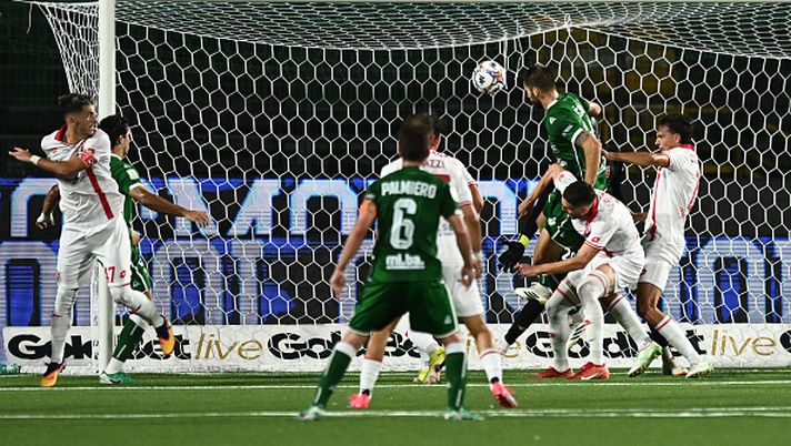 Lorenzo Simic dell'Avellino segna un gol durante la partita di Serie B tra Avellino e Monza allo Stadio Partenio il 12 settembre 2025 ad Avellino, Italia. (Foto di Image Photo Agency/Getty Images) Avellino-Monza, quante emozioni! Al Partenio, finisce 2-1: prima vittoria per i Lupi - immagine 1