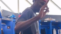 VIDEO / È il compleanno di Thuram. Gli auguri di Calhanoglu