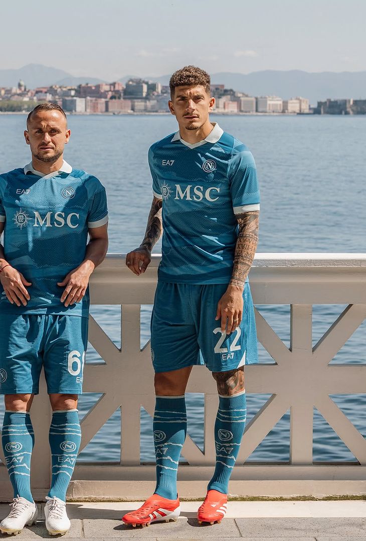 GALLERY “Partenope Jersey”, il Napoli presenta la nuova maglia: le prime immagini - immagine 6